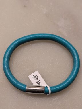 Sale!🔥 NEW! Brighton Woodstock Charm Bracelet Teal "Sea Woods" - Retired Color